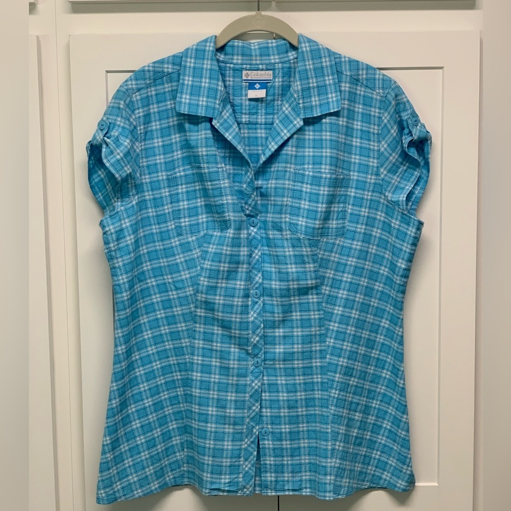 Columbia blouse, aqua and white plaid, cap sleeves size extra large